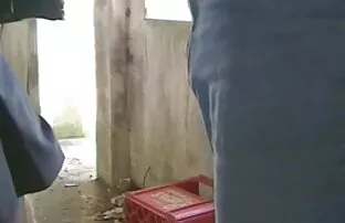 Kis spriccelős punci nyafogás a lyukban