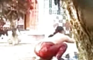 Törékeny szőrös pina videók lány, nagy fenék ugrik egy vastag tag