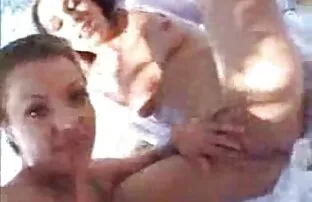 Kick ass fiatal otthon az ingyen leszbi sex ágyon